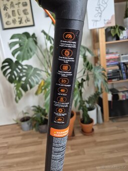 Ninebot Kickscooter F2 Plus - 4