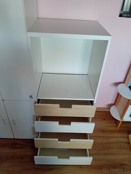 Skříně a knihovna IKEA - 4