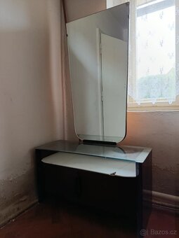 Prodám starý nábytek – vhodný na chalupu nebo k renovaci - 4
