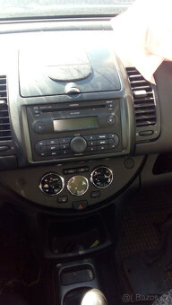 Nissan Note 1.4i 16V 65kw - 2008 - díly z vozu - 4