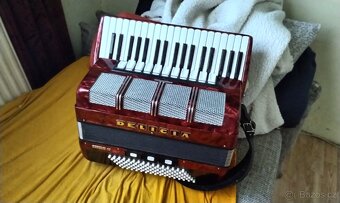 Prodám akordeon delicie CARMEN 96 basů 4 hlas - 4