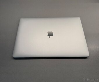 Apple MacBook Pro 15" (2018) - Silver - 4