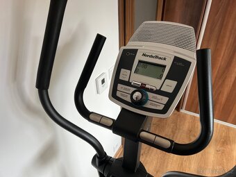 Elyptický trenažer Nordictrack E4.0 - 4