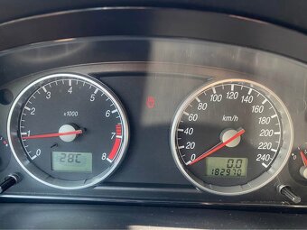 Prodám Ford Mondeo rok 2001 1.8. 16v duratec 81 kw - 4