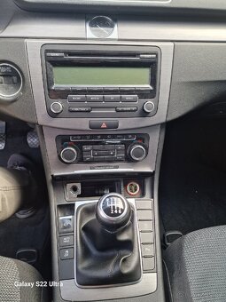 Volkswagen Passat - 4