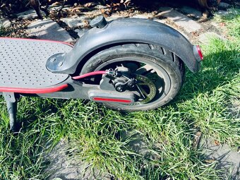 Xiaomi m365 - málo ježděná, málo cyklů Aku - 4