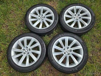 Kompletní letní Alu kola Šk. STRATOS - 205/50 R17 XL - 5x100 - 4