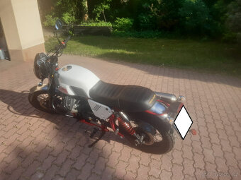 Moto Guzzi V7 II Stornello - 4