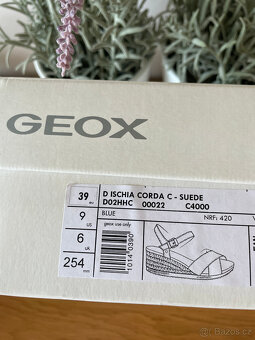 Nové modré celokožené sandály na klínku Geox, vel. 39. - 4