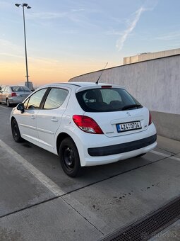 Peugeot 207 1.4 54 kW, r.v. 2011, 1. majitel, pouze 91000 km - 4