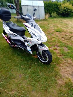 Prodám skutr maxon 125 rv 2010 - 4