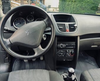Peugeot 207 2008 - 4