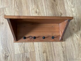 police - věšák LESKVIK - 4