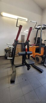 Posilovací stroje typu Hammer - 4