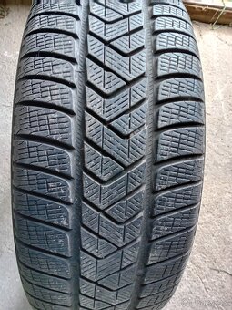Prodám Sadu pneu 235/60/17 Pirelli scorpion Zimni 7mm - 4