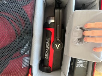 Studio světlo Aputure LS C300D MKII V-Mount Kit - 4