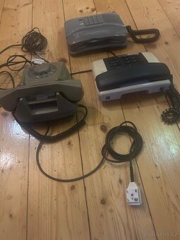 Staré telefony - 4
