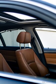 BMW 330i E90 2008 LCI - 4