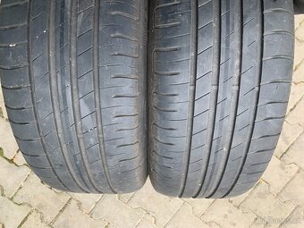 Ford 215/55/16 - 4