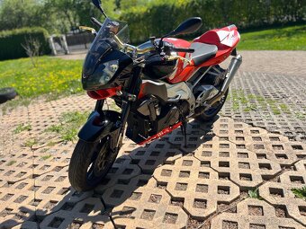Aprilia Tuono - 4