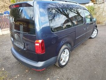 VW Caddy Maxi. 7 míst - 4