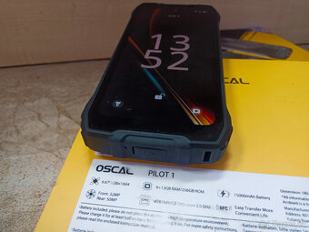 Mobil Oscal Pilot 1, 6/256 GB, nárazuvzdorný, ochranná fólie - 4