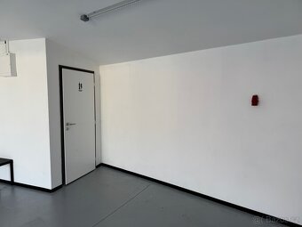 Pronájem dílny- garáž dálnice D6 REKONSTRUKCE, WC - 4