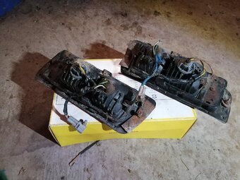 Zadní světla Toyota Land Cruiser J90 - 4