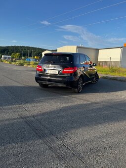 Mercedes B180 - 4