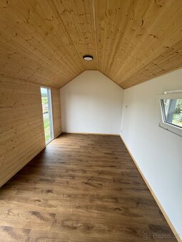 IHNED K ODBĚRU Celoroční mobilní - Modulový dům 9,5x3,5m - 4