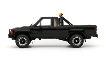Toyota Hilux SR5 1985 1:18 OttoMobile - 4