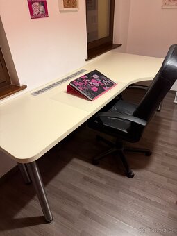 Pracovní stůl + židle - 4