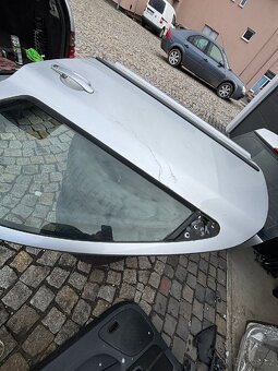 Škoda octavia 2- přední levé dveře - 4