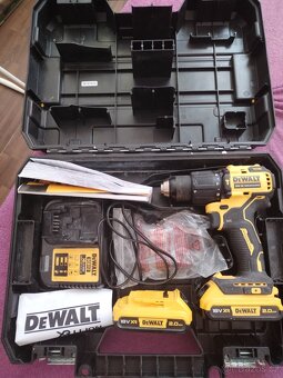 Aku vrtačka s příklepem DeWALT - 4