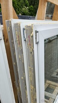 Okno PVC - 2070x1420 mm - STARŠÍ - 3 KS - 4