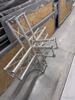 Global Truss - 4