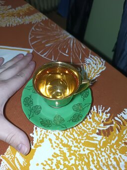 hrnečky skleničky a šálky s podšálky - 4