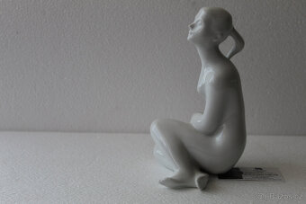 Sedící nahá dívka – Jiří Černoch - Royal Dux, styl Brusel - 4
