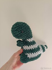 Ručně háčkovaný dinosaurus - 4