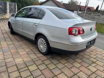 Volkswagen Passat 1.6 FSi - 4