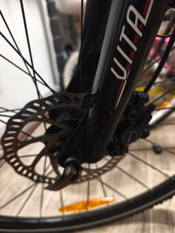 AUTHOR GRAND CROSS - 4