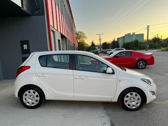 REZERVOVANE Hyundai i20 1.3 Benzin = Navi, r.v 2013, 96623km - 4