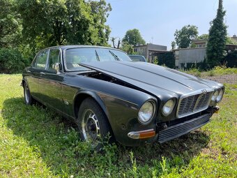 Jaguar XJ - 4