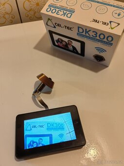 Digitální dveřní WiFi kukátko CEL-TEC DK300 iOS - 4