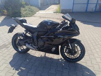 Yamaha YZF 690 - 4