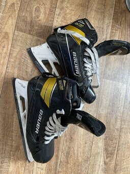 Brankařské brusle Bauer Ultrasonic málo hrané nevypékané - 4