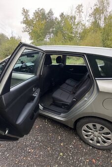 Kia Carens 1.6 GDI 1.majitel 92tis km původ ČR - 4