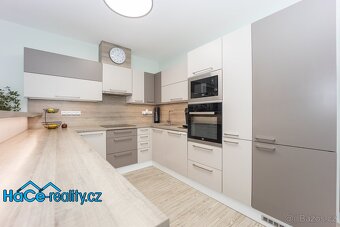 Prodej rodinného domu 5+kk o podlahové ploše 146 m², Benátky - 4