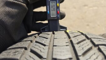 Zimní pneu 205/60/16 Continental - 4