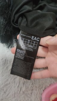 Luxusní šaty Guess s třásněmi - 4